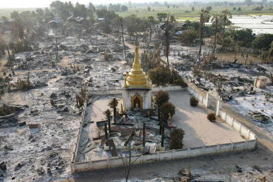 Terjadi Perang Saudara di Myanmar, Para Biksu Turun Tangan Hadapi Militer