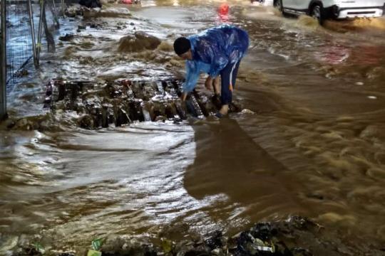 Puncak Bogor Dihantam Banjir, Ratusan Jiwa Terdampak dan Mengungsi