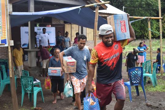 Erupsi Gunung Lewotobi: Ratusan Bantuan Paket Pangan Dari PBV Didistribusikan ke 8 Desa di Flores Timur