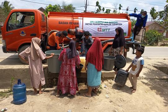 Jangkau 1.400 Penerima Manfaat, ASAR Humanity dan Majelis Telkomsel Taqwa Respons Banjir di Sumatra Barat