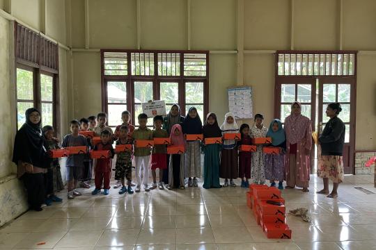 Menembus Pedalaman Mentawai, ASAR Humanity dan OrtusEight Hadirkan Dukungan Pendidikan untuk Anak Penjuru Negeri