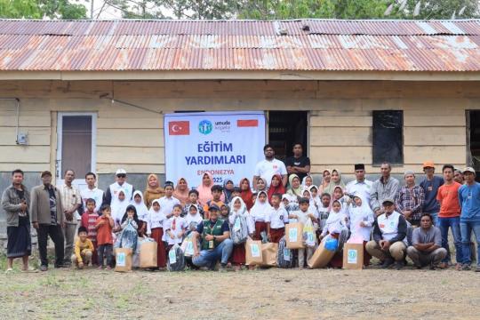 ASAR Humanity Salurkan 186 Paket Sekolah dari Masyarakat Turki untuk Pelajar di Pelosok Bener Meriah