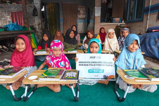 ASAR Humanity Bersama Sumbangan.com Salurkan Perlengkapan Belajar untuk 30 Santri TPQ Ar-Raudhoh di Lombok Barat